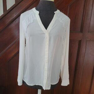 Elegant White Button-Up Blouse With Lace & Pleated Detail PS